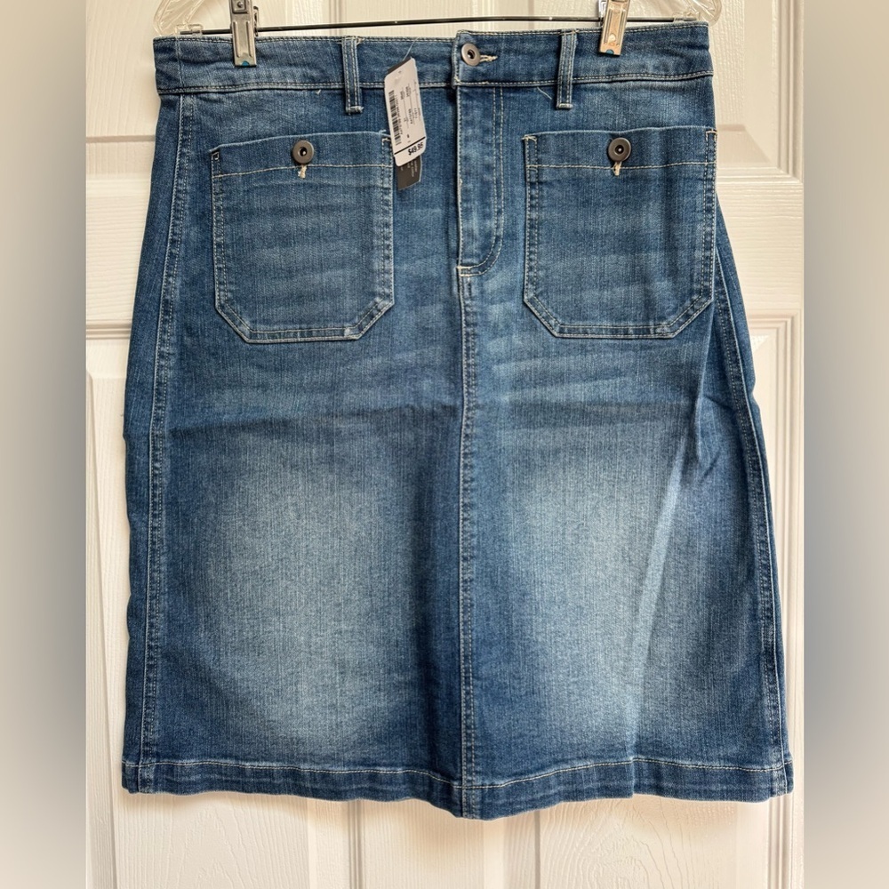 NWT Christopher & Banks Denim Skirt with Front Pockets Size 6